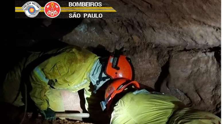 Nove bombeiros civis morreram após desabamento em caverna no interior de SP