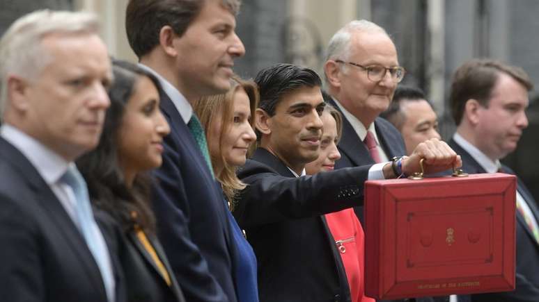 Clarke decidiu não participar de foto oficial de evento para apresentação de Orçamento britânico