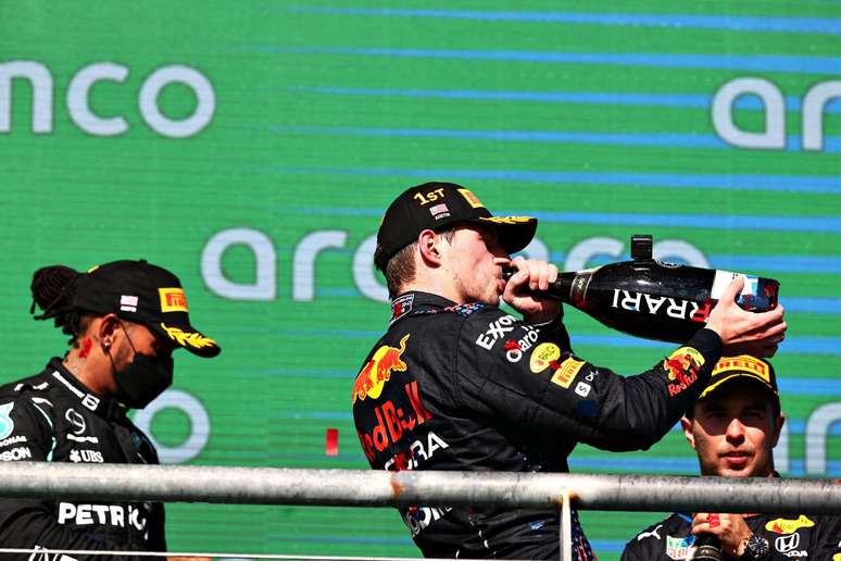 Max Verstappen impôs derrota a Lewis Hamilton nos EUA 