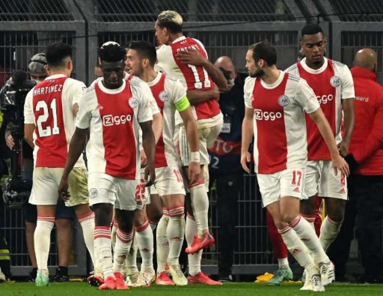 Ajax venceu o Borussia Dormund de virada (Foto: INA FASSBENDER / AFP)