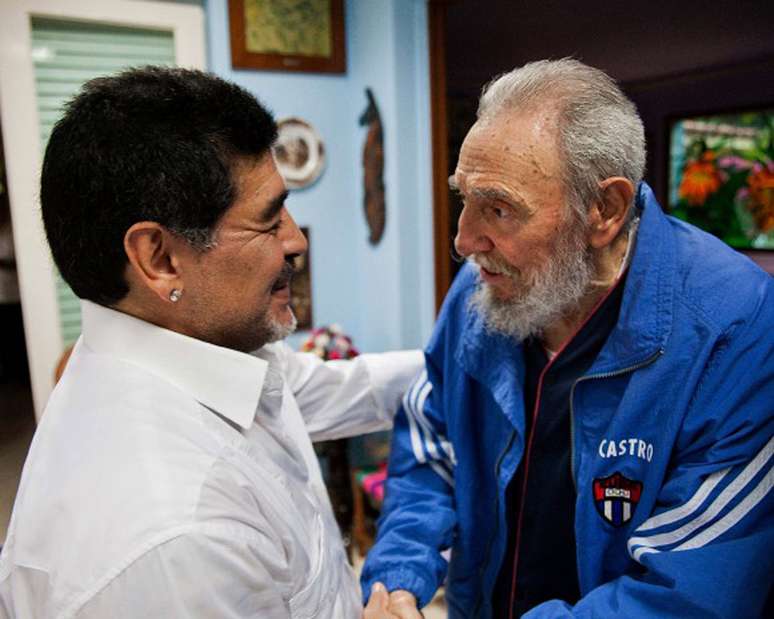 Carta de Fidel Castro para Maradona está entre os itens que vão ser leiloados