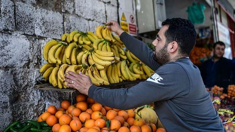 Vídeos de sírios comendo bananas irritaram alguns turcos