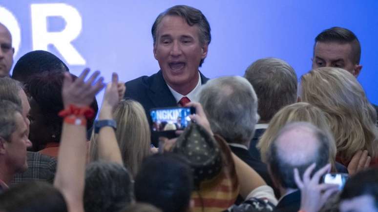 Republicano Glenn Youngkin surpreendeu ao vencer na Virg&iacute;nia