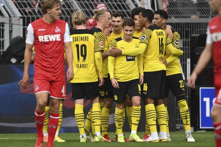 Dortmund vive grande momento no Campeonato Alemão (Foto: INA FASSBENDER / AFP)