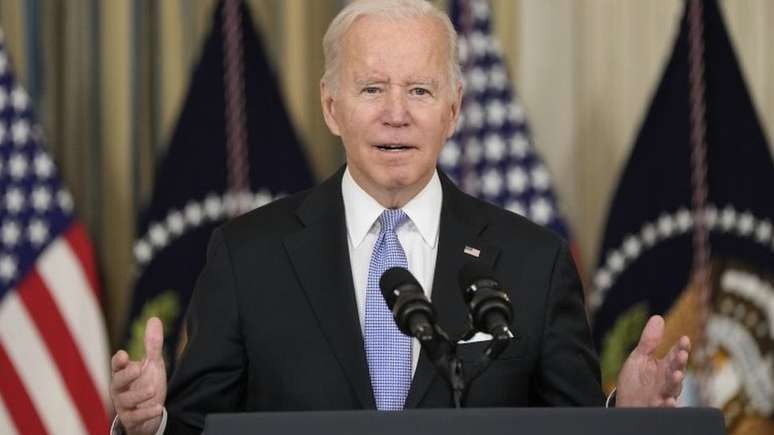 Biden defende que a vacina&ccedil;&atilde;o &eacute; 'o melhor caminho para sair desta pandemia'