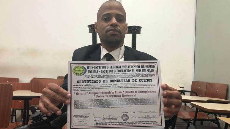 Renan Batista est&aacute; desempregado desde 2014