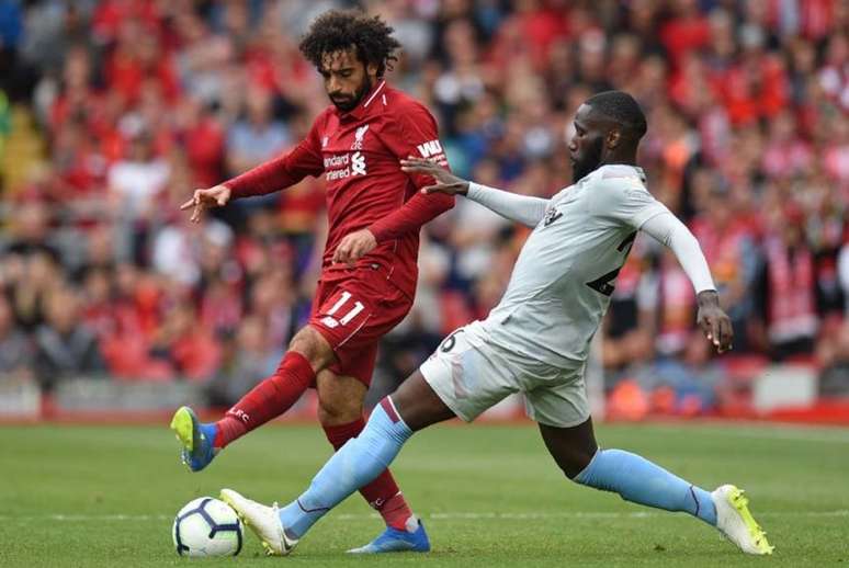 West Ham e Liverpool enfrentam-se em Londres (Foto: OLI SCARFF / AFP)