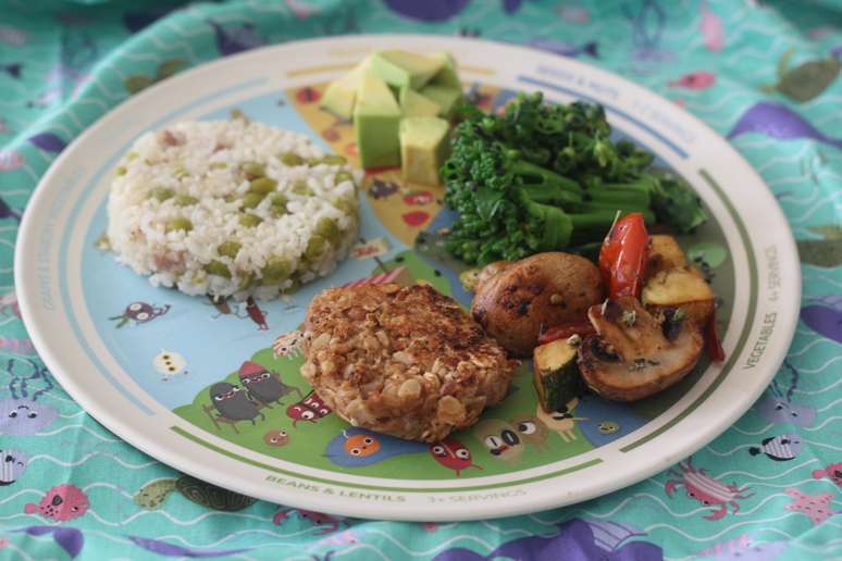 Receitas veganas para crian&ccedil;as - pratinho vegano tr&ecirc;s em um