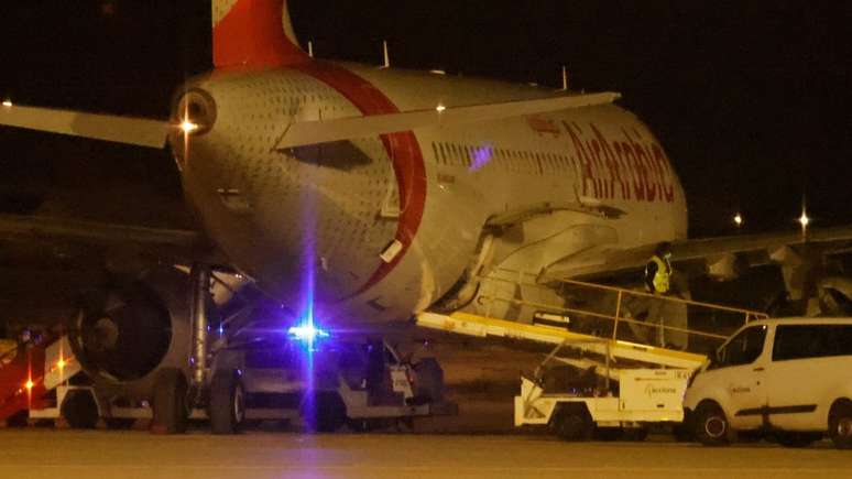 O avião da Air Arabia Maroc seguiu para a Turquia depois do incidente