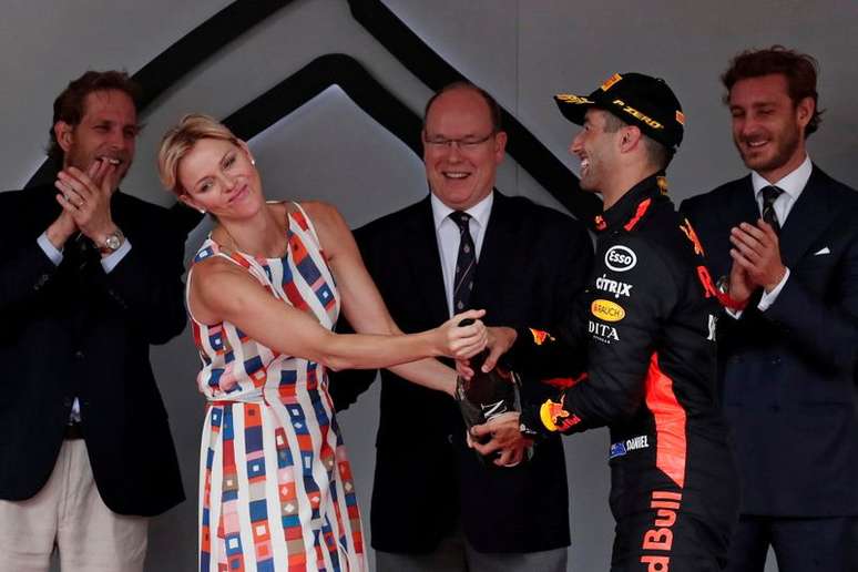 Princesa Charlene, de M&ocirc;naco, no p&oacute;dio do Grande Pr&ecirc;mio de M&ocirc;naco de F&oacute;rmula 1 de 2018
27/05/2018 REUTERS/Benoit Tessier