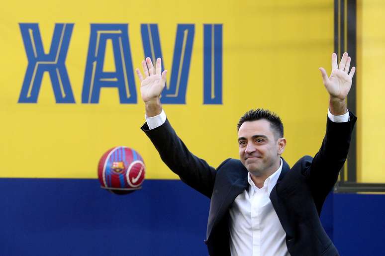 Xavi foi apresentado como novo técnico do Barcelona