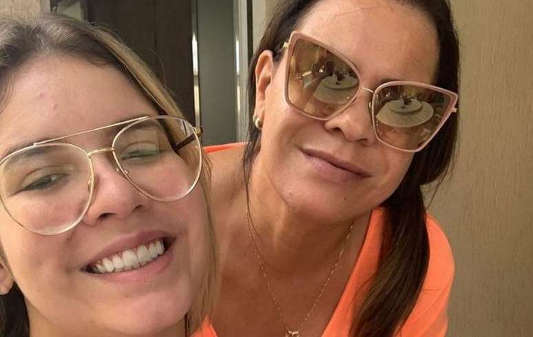 Marília Mendonça e a mãe Ruth Moreira