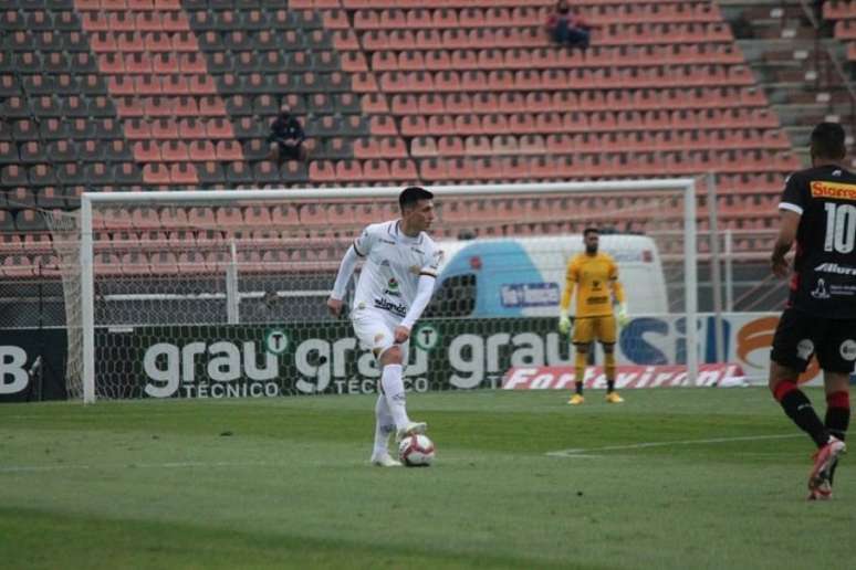 Léo Costa comemorou o acesso para a Série B do Brasileirão com o Criciúma (Foto: Divulgação/Criciúma)