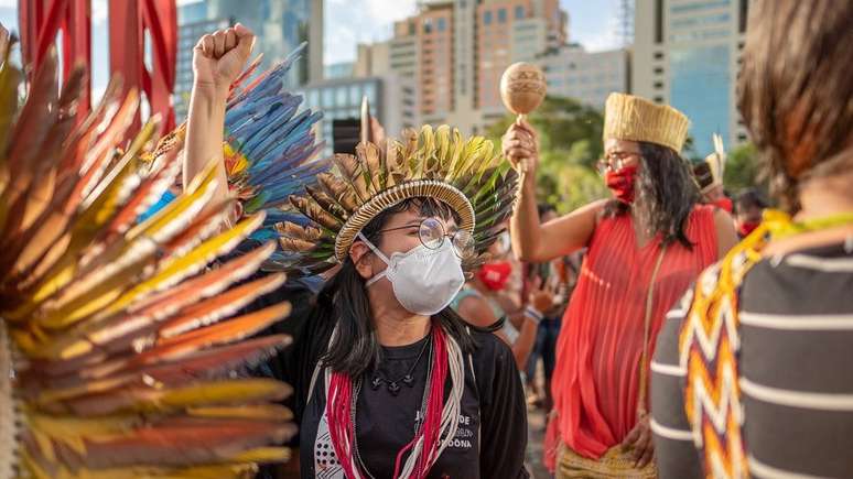 Txai Suruí durante protesto de indígenas