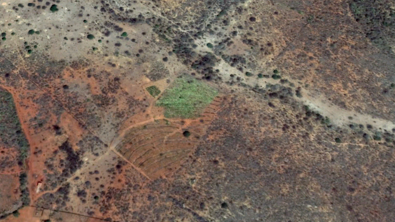 Imagem de sat&eacute;lite mostra o verde da agrofloresta de Nelson Ara&uacute;jo Filho se destacando na paisagem um ano ap&oacute;s a implanta&ccedil;&atilde;o do sistema, em 2019