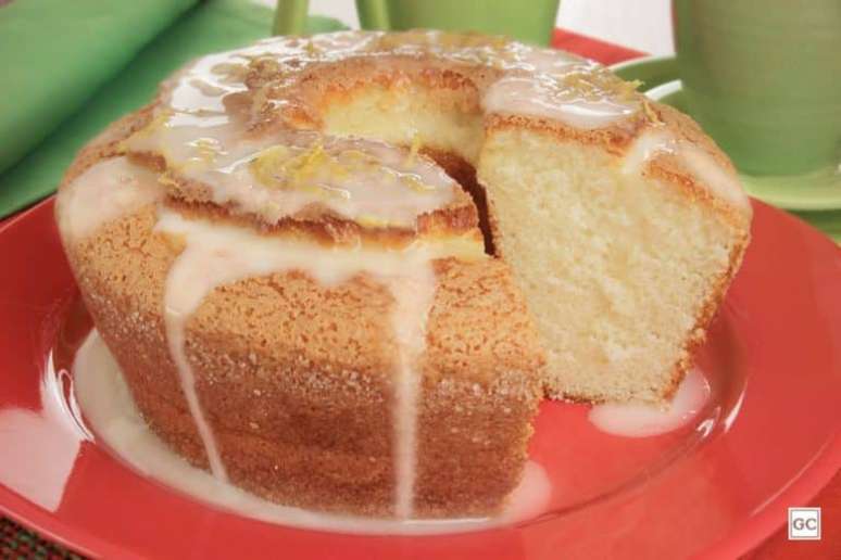 Guia da Cozinha - Receita de bolo de iogurte com laranja