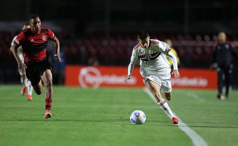 Vence ao intervalo/vence ao final do jogo - O que significa?