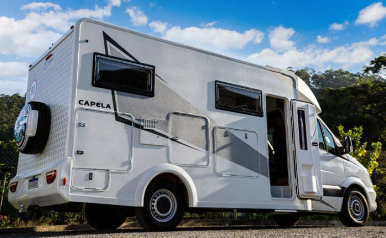 Capela Estrella Mobil é um motorhome 100% autônomo