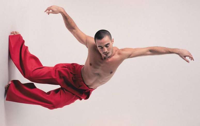 Capa da nova can&ccedil;&atilde;o de Tiago Iorc