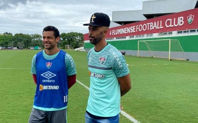 Fred e Leandro Euzébio se encontraram em visita do ex-jogador ao CT do Fluminense (Foto: Reprodução/Twitter)