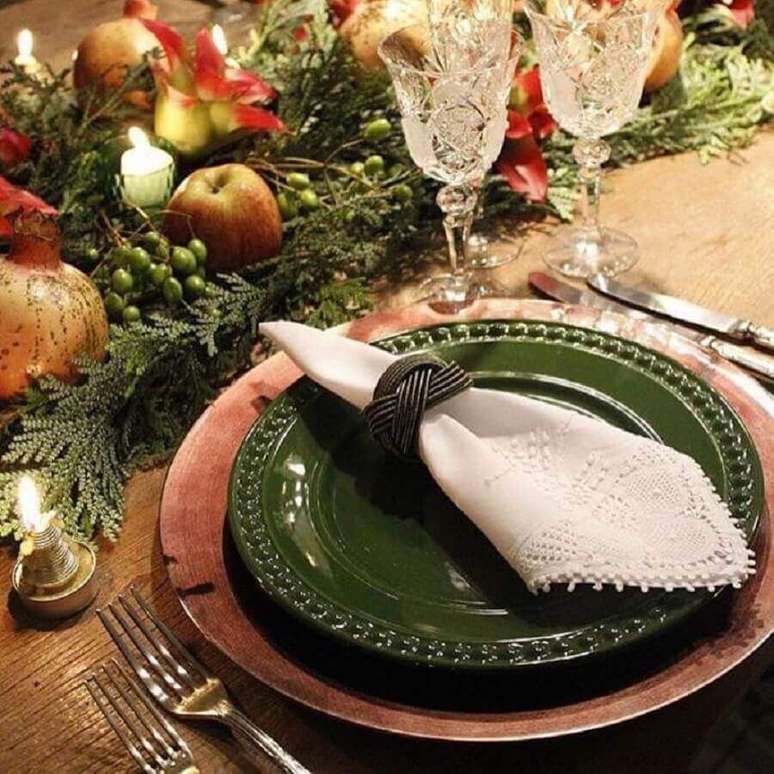 9. Arranjo com frutas e folhagens para decora&ccedil;&atilde;o de ceia natalina &ndash; Foto: Mariangela Lacerda