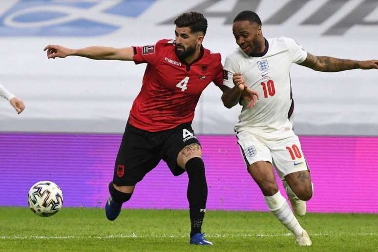 Inglaterra venceu a Albânia por 2 a 0 no jogo do primeiro turno, em março (Foto: GENT SHKULLAKU / AFP)