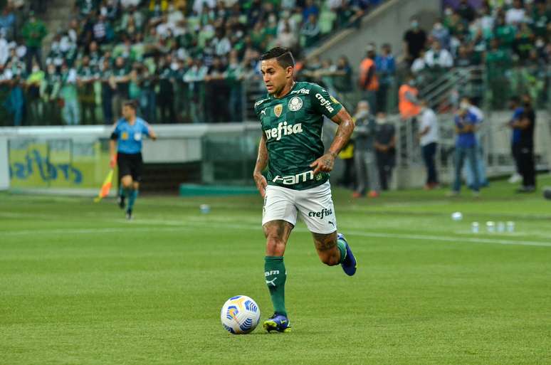 Dudu comunicou o desejo de continuar no Palmeiras