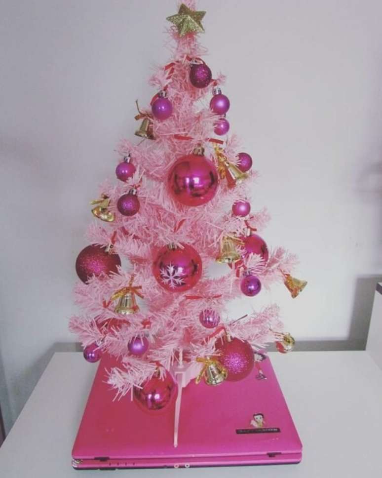 38. Mini &aacute;rvore de natal cor de rosa &ndash; Foto Alyka Lu