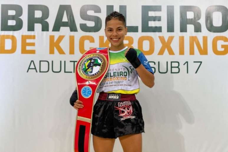 Campeã sul-americana e bicampeã brasileira, Maria Eduarda "Samurai" foi bronze no Mundial de Kickboxing da WAKO (Foto: arquivo pessoal)