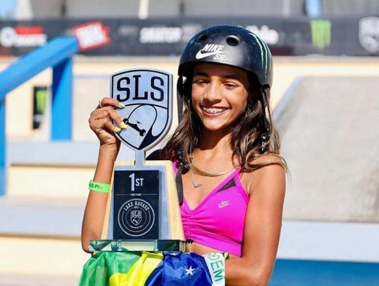 Rayssa venceu as duas primeiras etapas do mundial (Foto: Reprodução/Instagram Rayssa Leal)