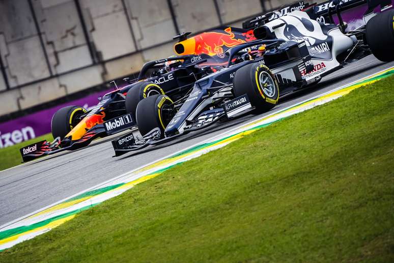 Verstappen e Tsunoda no primeiro treino livre em Interlagos