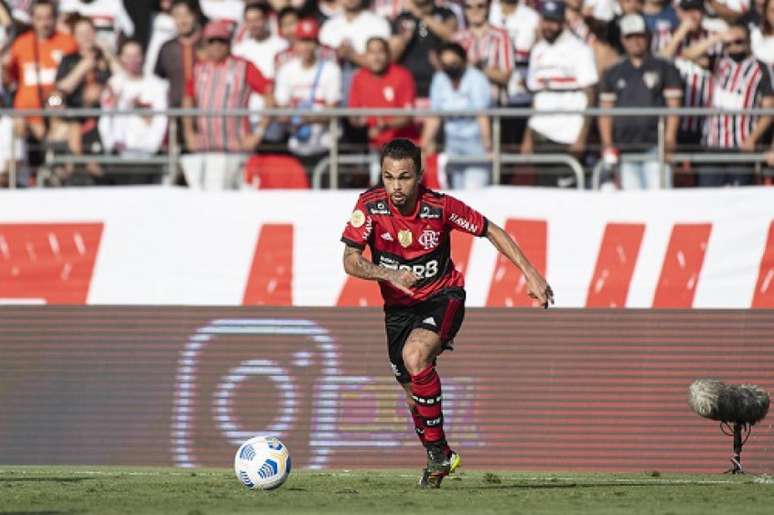 Michael em ação contra o São Paulo, na goleada do Flamengo no Morumbi (Foto: Alexandre Vidal / Flamengo)