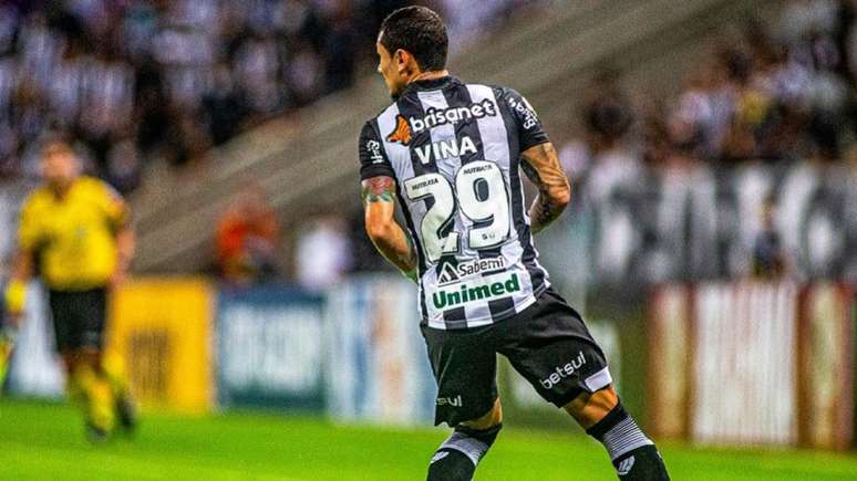 Vina marcou o primeiro gol do jogo na Arena Castelão (Foto: Divulgação/Stephan Eilert/Ceará SC)