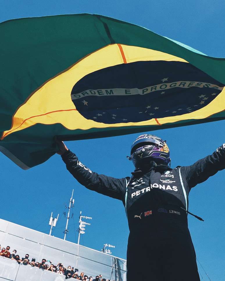 Lewis Hamilton, no Brasil, iguala a soma de vitórias de todos os pilotos brasileiros