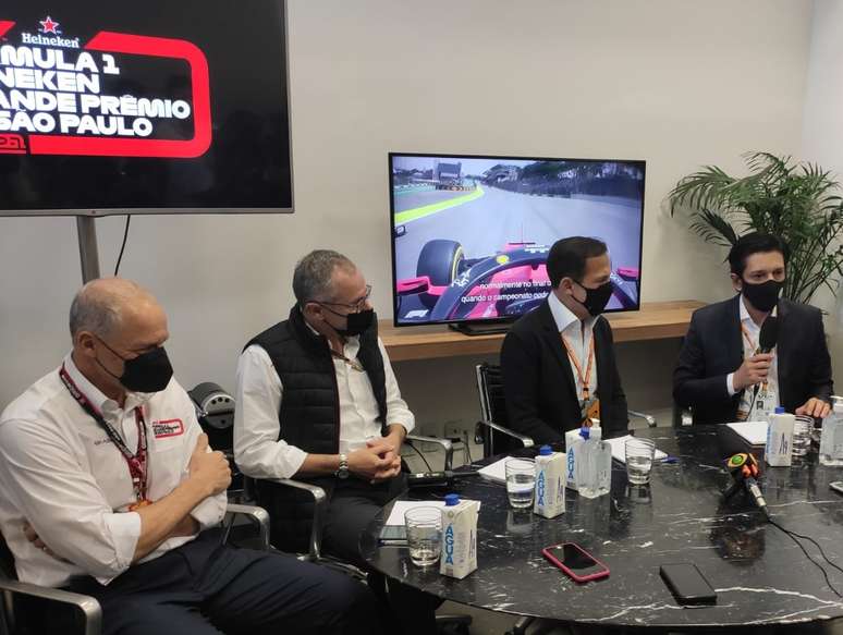 O promotor Adam Adler, o CEO Stefano Domenicali, o Governador Jo&atilde;o D&oacute;ria e o Prefeito Ricardo Nunes em Interlagos.