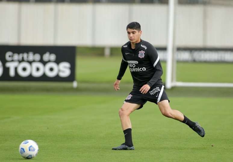 Araos vai defender o Necaxa após Corinthians negociar 50% de seus direitos (Foto: Rodrigo Coca/Ag. Corinthians)