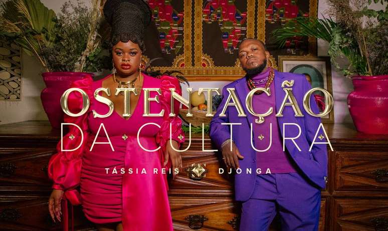 Em referência à cultura da ostentação, que exalta grifes internacionais, na nova música, Djonga e Tássia fazem uma ode a marcas nacionais assinadas por criadoras e criadores negros.