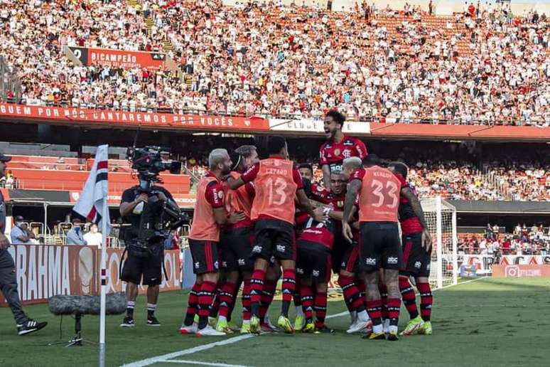 A comemoração do Flamengo no Morumbi, na goleada por 4 a 0 sobre o São Paulo (Foto: Alexandre Vidal/Flamengo)