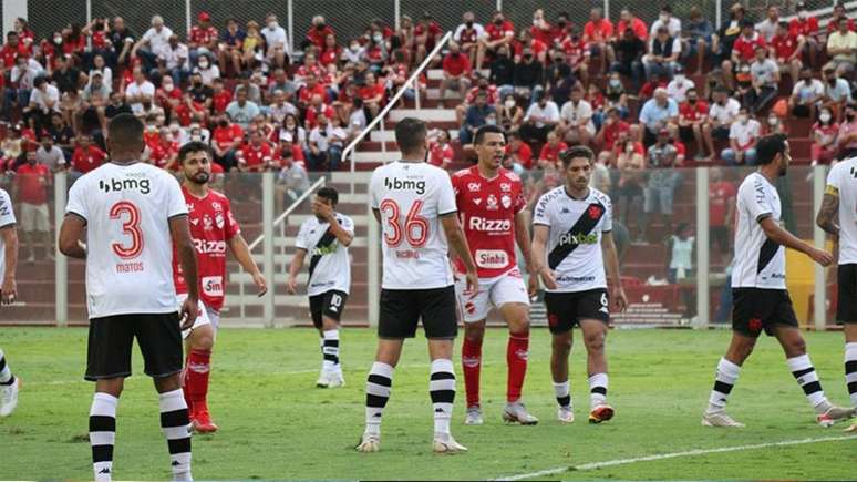 Vila Nova e Vasco ficaram no empate por 2 a 2, em Goiânia, pela 36ª rodada da Série B (Divulgação / Twitter Vila Nova)