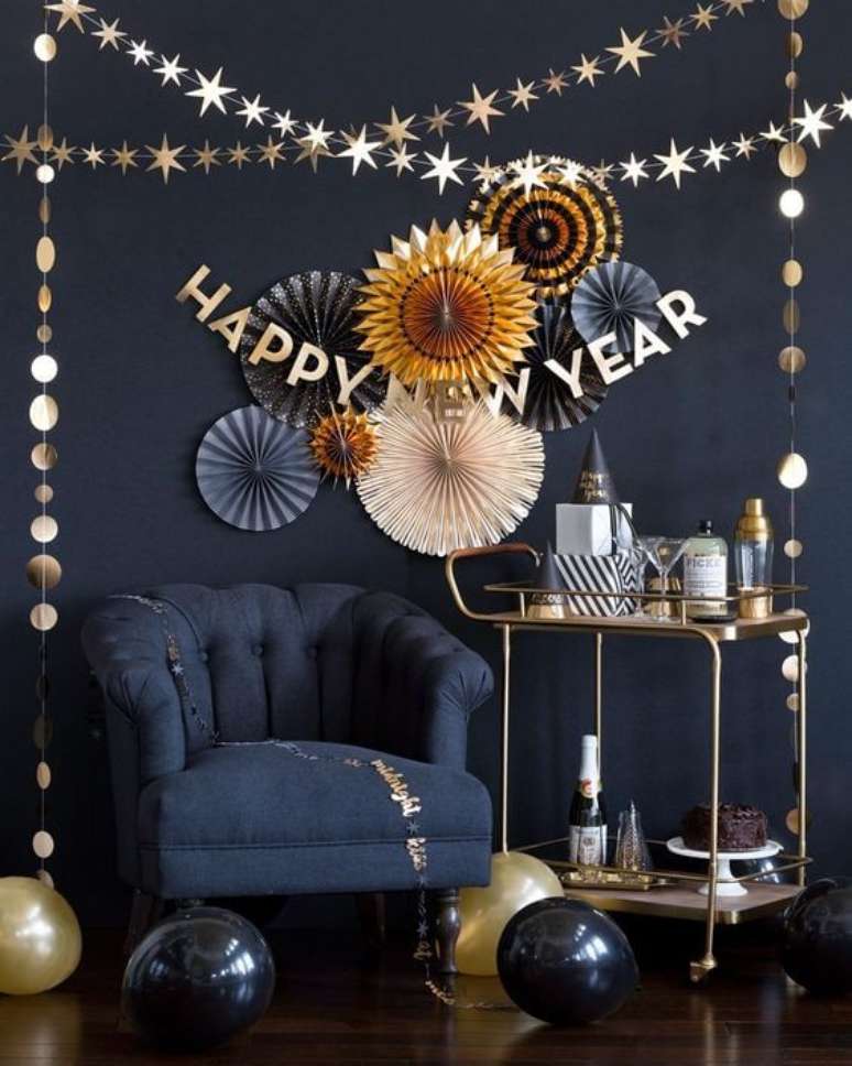 24. Cores ano novo em preto e dourado para decora&ccedil;&atilde;o de reveillon &ndash; Foto Casa Vogue