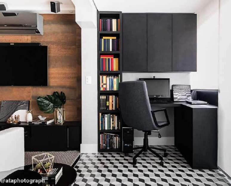 15. Cadeira almofadada escritório para decoração de home office preto – Foto: Dudi Duarte