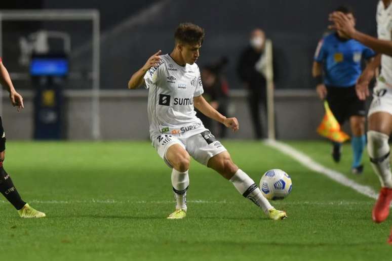 Gabriel Pirani voltou ao Santos no clássico contra o Palmeiras (FOTO: Ivan Storti/Santos FC)