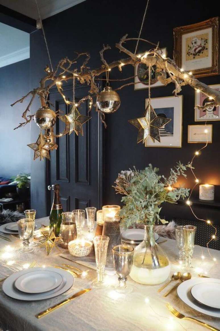9. Cores ano novo dourado e preto na sala de jantar moderna &ndash; Foto Casa Tres Chic