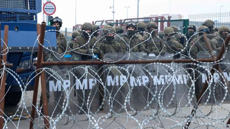 A Polônia colocou o Exército na fronteira para impedir entrada de migrantes
