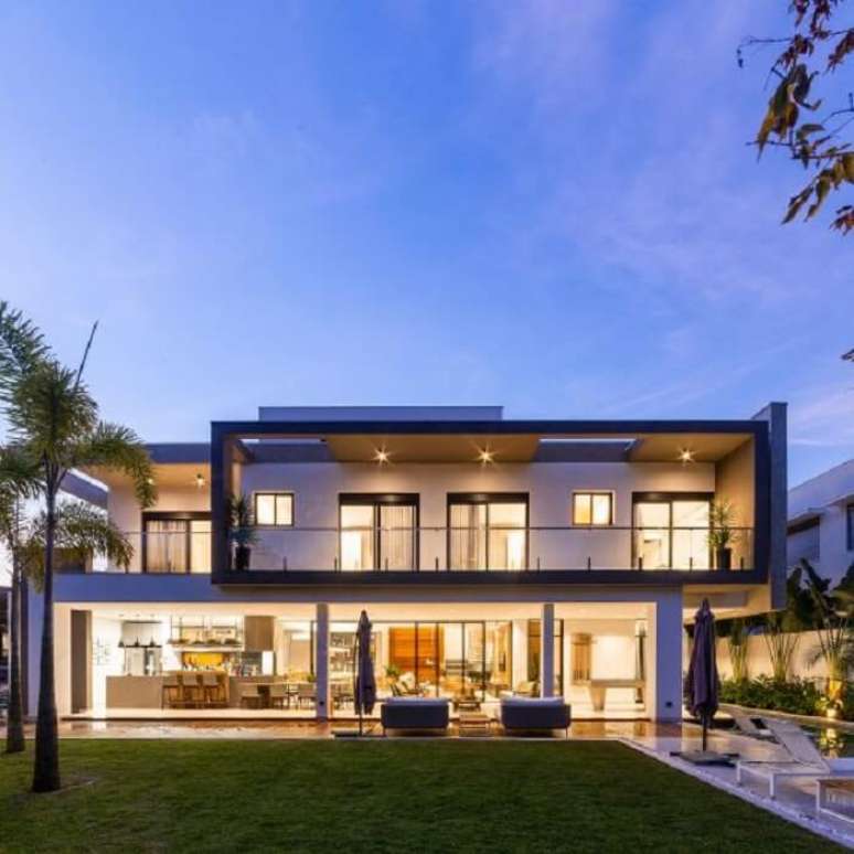 7. A ilumina&ccedil;&atilde;o e o paisagismo foram criados a partir da t&eacute;cnica de Feng Shui. Fonte: Leonardo Giantomasi