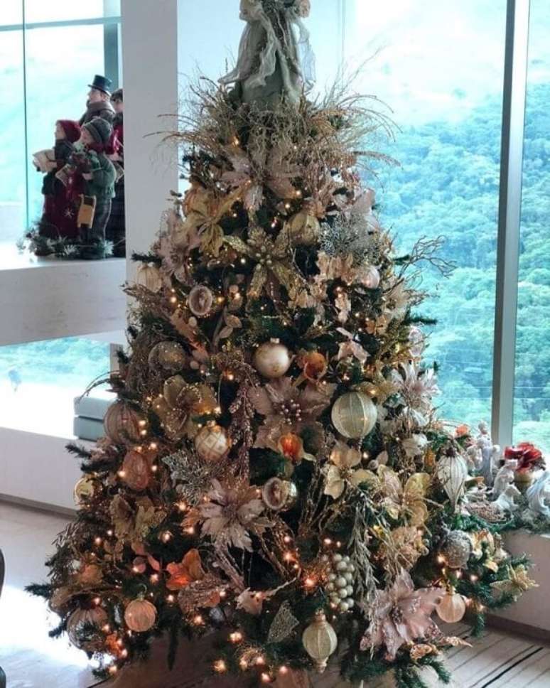 60. Flores para &aacute;rvore de natal elegantes e chiques &ndash; Foto Flavia Leite