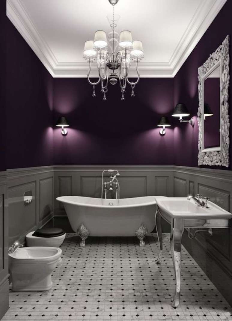 19. Banheiro moderno roxo e branco – Foto Decor Home Ideias