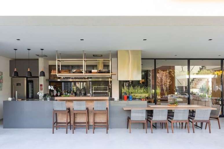 5. Os moradores e visitantes podem se avistar de qualquer ambiente do pavimento t&eacute;rreo. Fonte: Leonardo Giantomasi