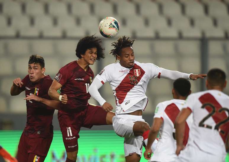 Peru derrota Venezuela fora de casa e sobe para o G4 das Eliminatórias