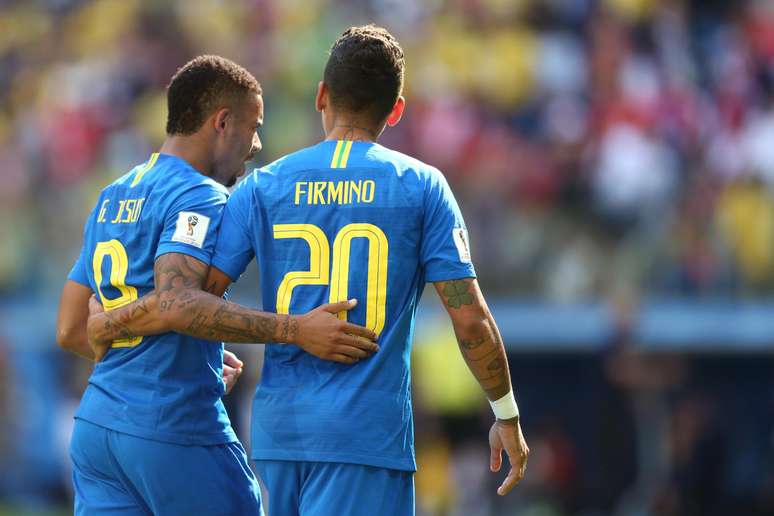 Gabriel Jesus e Roberto Firmino podem perder lugar na Seleção